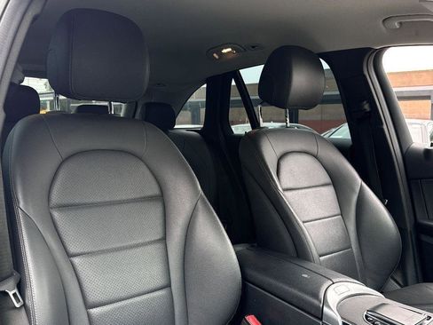 Used 2021 Mercedes-Benz GLC 300 GLC 300 w/ Premium Package image 28