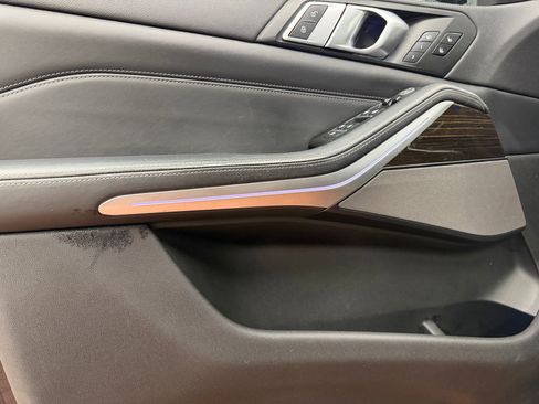 Used 2020 BMW X5 M50i image 13