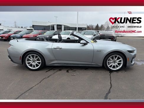 Used 2025 Ford Mustang GT Premium image 4