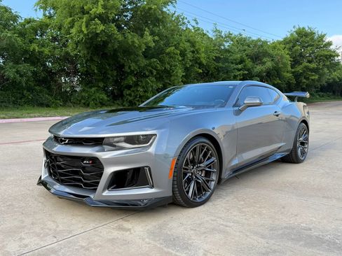 Used 2020 Chevrolet Camaro ZL1 RWD image 2