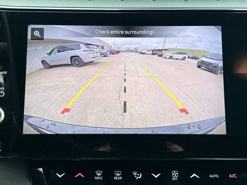 New 2026 Jeep Grand Cherokee Altitude AWD/4WD image 9