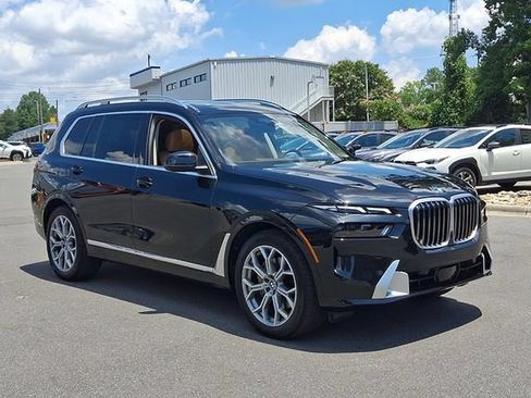 Used 2024 BMW X7 xDrive40i AWD/4WD image 3