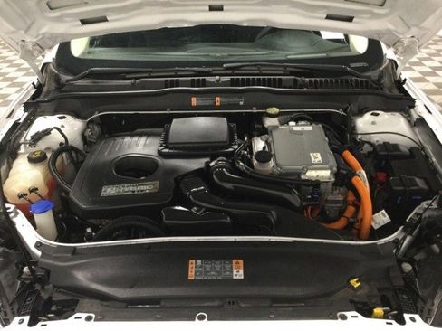 Used 2019 Ford Fusion SE image 12