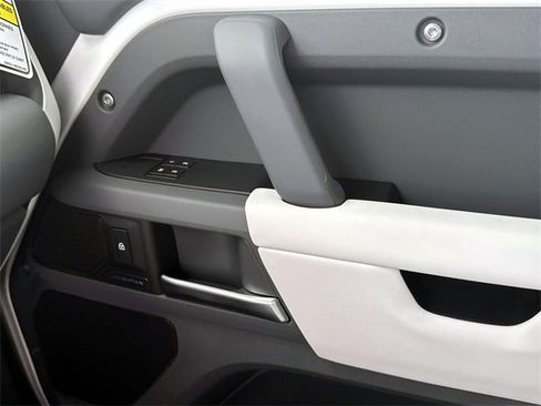 New 2025 Land Rover Defender 110 S image 18