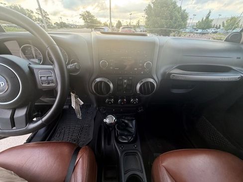 Used 2014 Jeep Wrangler Unlimited Sport w/ Quick Order Package 23S AWD/4WD image 38