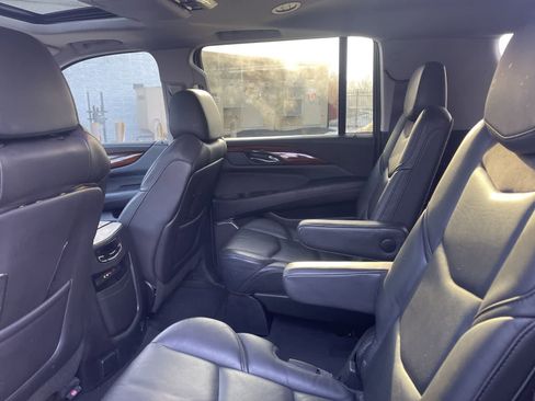 Used 2015 Cadillac Escalade ESV Premium image 11