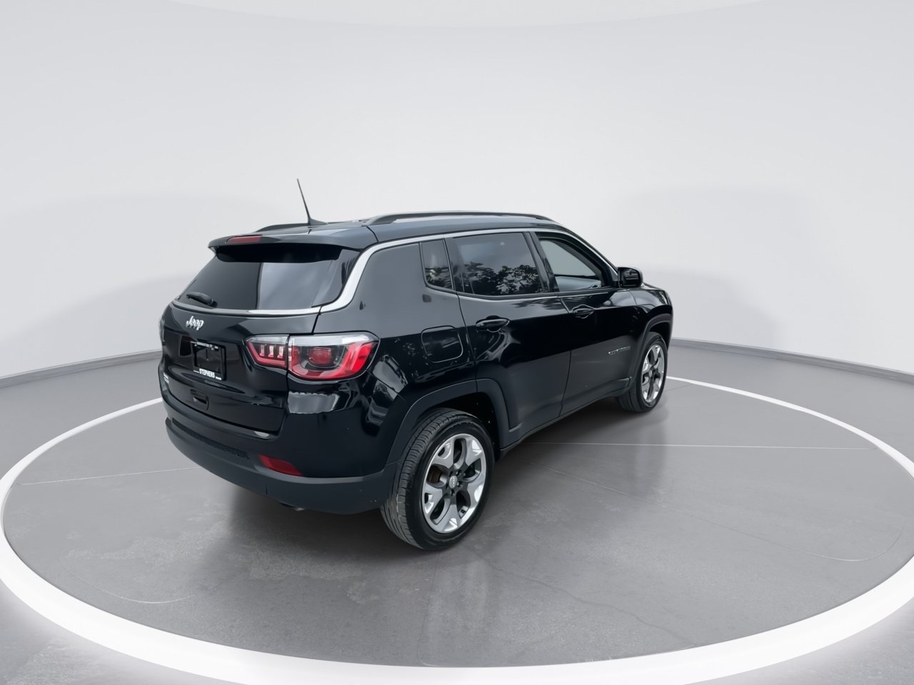 Used 2018 Jeep Compass Limited w/ Navigation Group AWD/4WD image 19