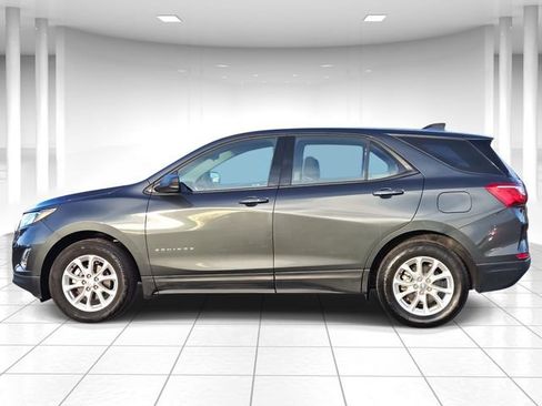 Used 2019 Chevrolet Equinox LS image 2