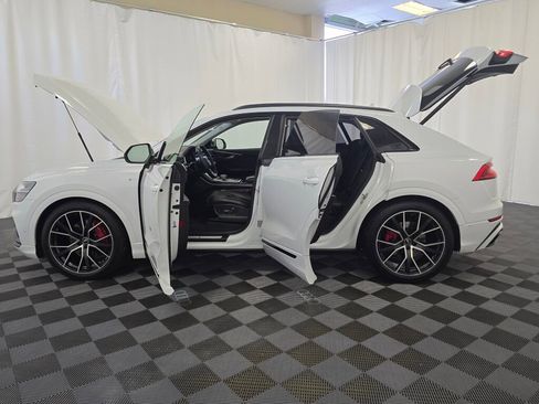 Used 2021 Audi Q8 Prestige w/ Prestige Package image 12