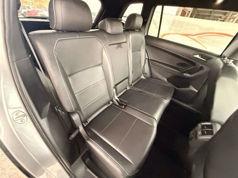 Used 2021 Volkswagen Tiguan SE R-Line image 23