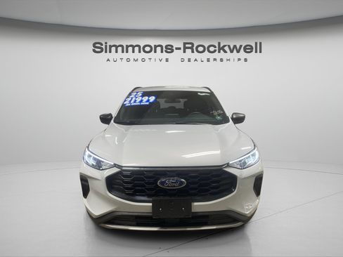 Used 2025 Ford Escape ST-Line AWD/4WD image 8