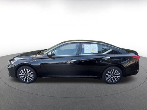 Used 2025 Nissan Altima 2.5 SV FWD image 20