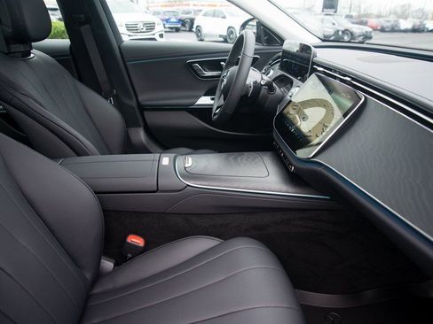 Certified 2025 Mercedes-Benz E 350 4MATIC Sedan image 36