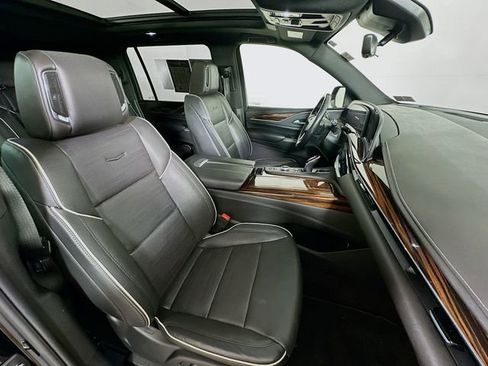 Used 2023 Cadillac Escalade ESV Premium Luxury image 31