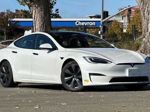 Used 2021 Tesla Model S Plaid image 2