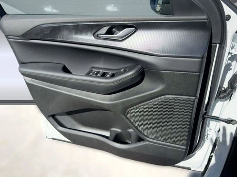 New 2025 Jeep Grand Cherokee L Altitude image 28