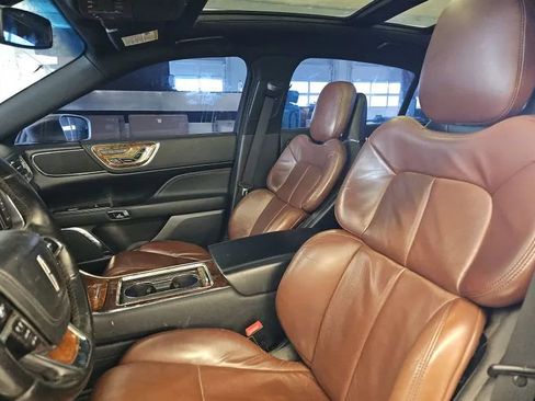 Used 2017 Lincoln Continental Reserve FWD image 8
