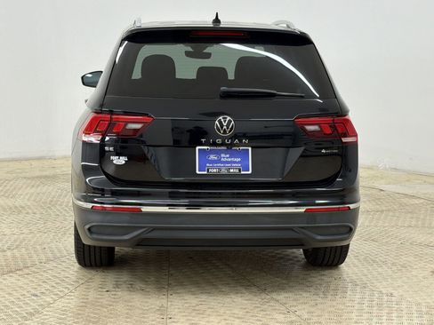 Used 2022 Volkswagen Tiguan SE w/ Panoramic Sunroof Package image 10