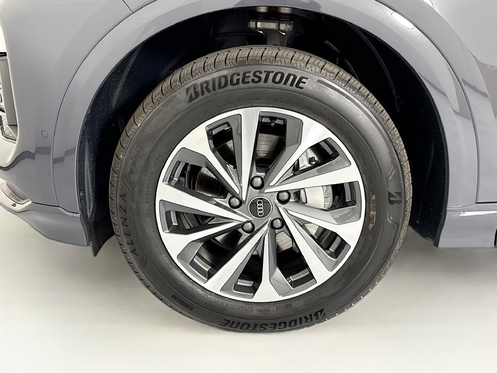 Used 2025 Audi Q6 e-tron Premium Plus AWD/4WD image 33