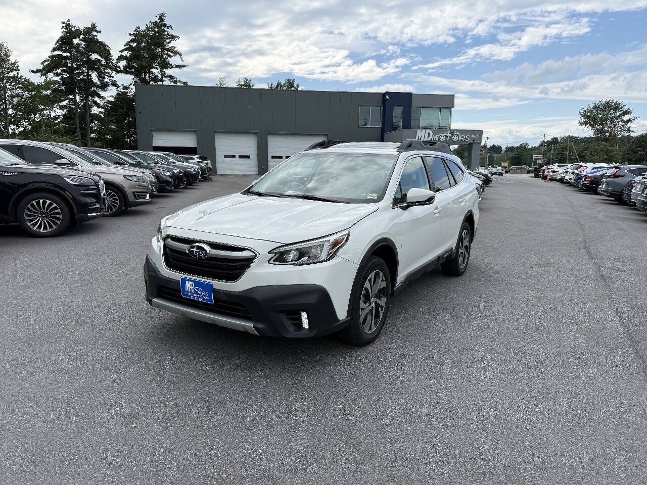 Used 2020 Subaru Outback Limited XT AWD/4WD image 2