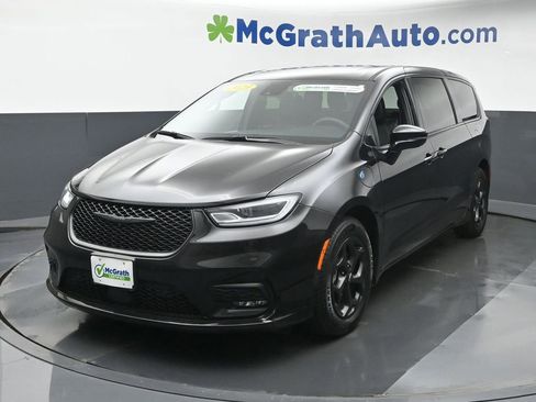 Used 2023 Chrysler Pacifica Limited w/ S Appearance Package image 20