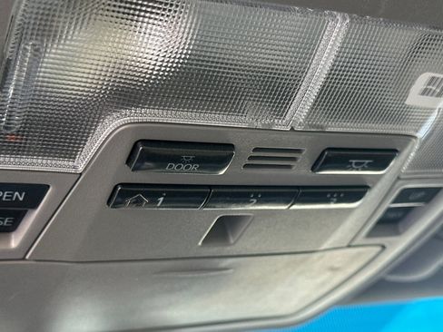 Used 2017 Toyota Camry XLE w/ Moonroof Package FWD image 21
