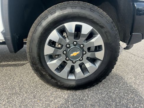 Used 2024 Chevrolet Silverado 2500 Custom image 35