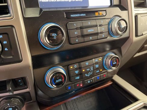 Used 2020 Ford F250 King Ranch w/ King Ranch Ultimate Package AWD/4WD image 29