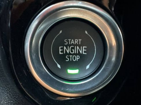 Used 2025 GMC Sierra 1500 SLT RWD image 35