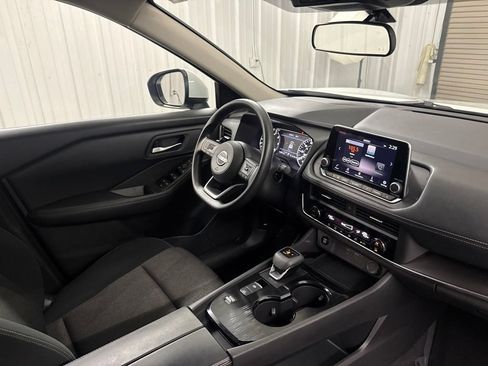 Used 2024 Nissan Rogue SV FWD image 19
