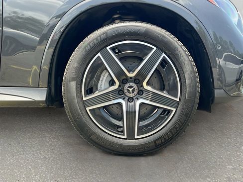 Used 2025 Mercedes-Benz GLC 300 4MATIC image 31