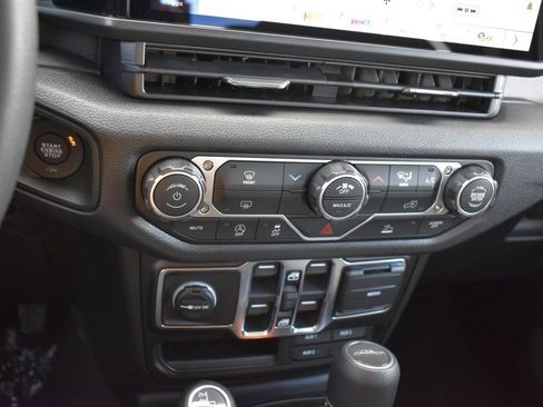 New 2026 Jeep Gladiator Sport AWD/4WD image 19