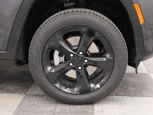 New 2026 Jeep Grand Cherokee L Limited w/ Limited Altitude Package AWD/4WD image 15