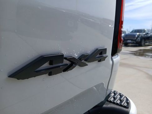 New 2026 RAM 1500 4x4 Crew Cab image 36