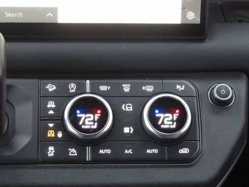 Used 2024 Land Rover Defender 130 X-Dynamic SE AWD/4WD image 30