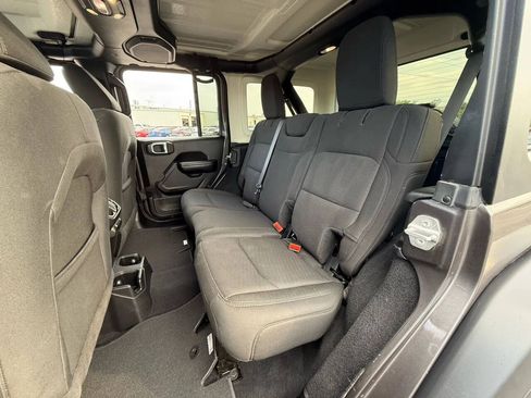 Used 2019 Jeep Wrangler Unlimited Sport S AWD/4WD image 19
