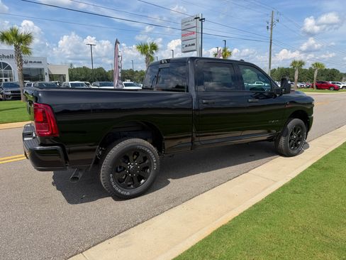 New 2026 RAM 2500 Big Horn AWD/4WD image 4
