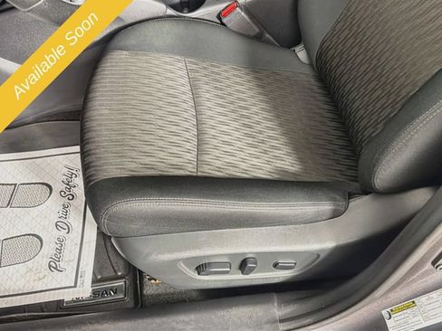 Used 2019 Nissan Rogue SV AWD/4WD image 18