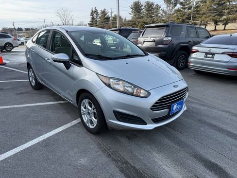 Used 2016 Ford Fiesta SE w/ Cold Weather Package image 4
