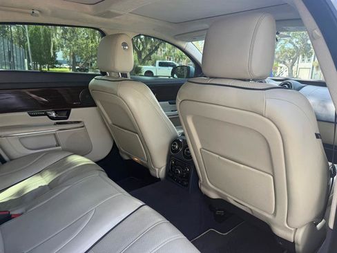 Used 2013 Jaguar XJ L Portfolio RWD image 18
