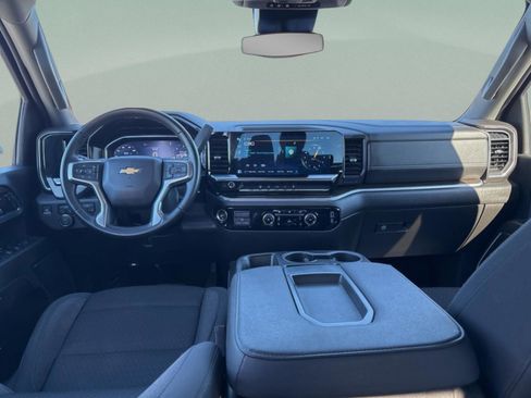 Used 2024 Chevrolet Silverado 2500 LT image 10