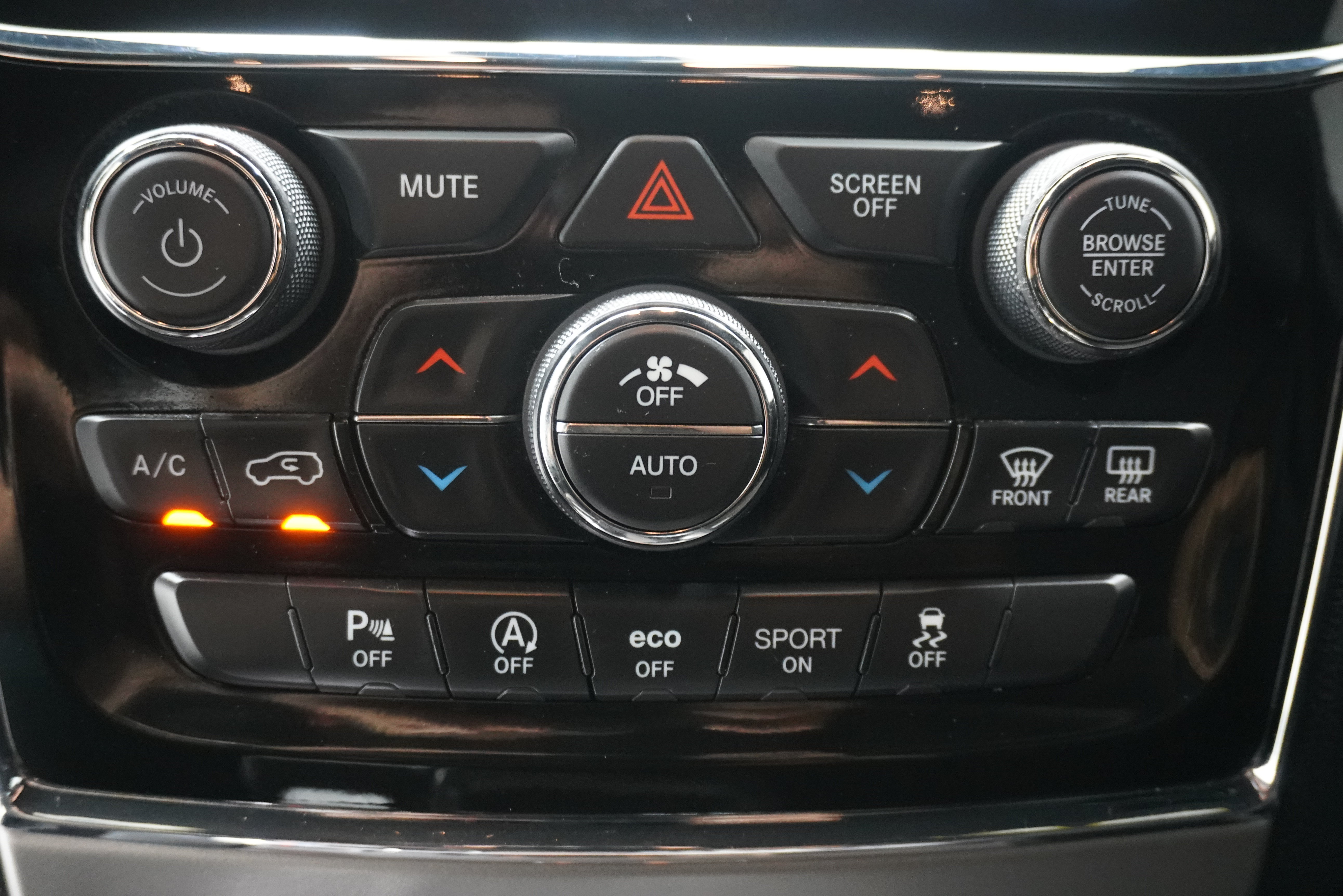 Used 2022 Jeep Grand Cherokee Laredo X RWD image 22