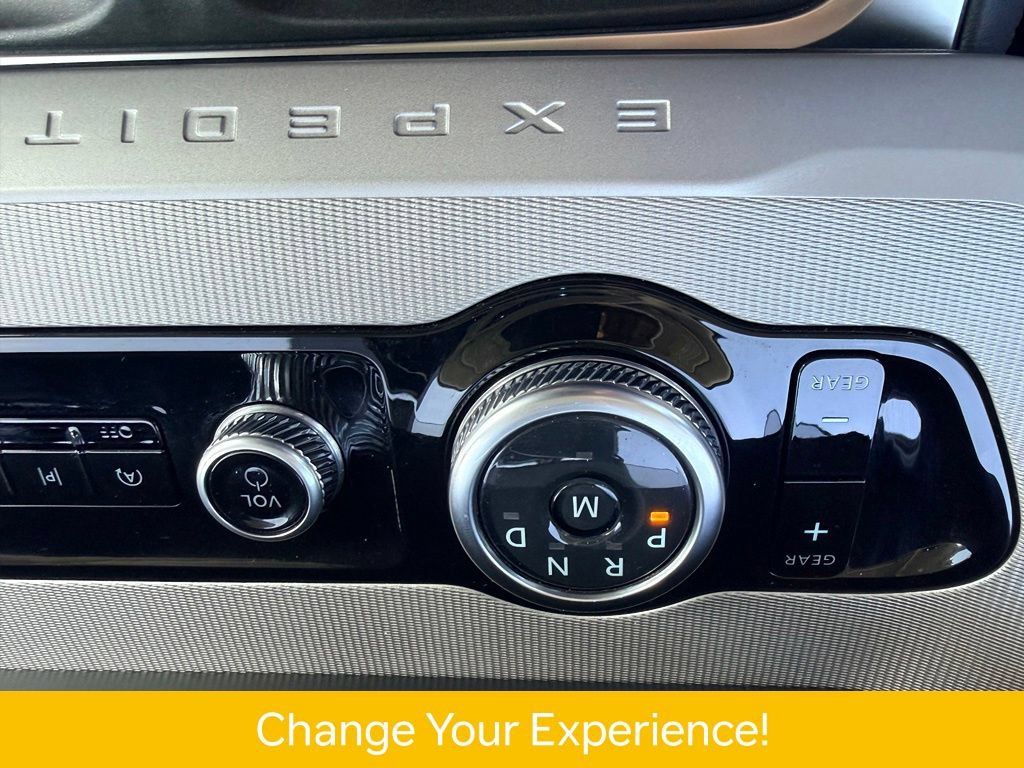 Used 2025 Ford Expedition Max Active AWD/4WD image 13