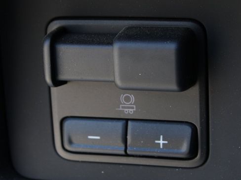 Used 2023 Chevrolet Colorado Trail Boss w/ LPO, Dark Essentials Package image 19