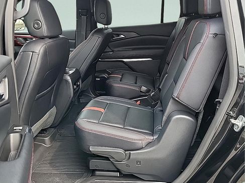 Used 2025 Chevrolet Traverse RS w/ LPO, Floor Liner Package AWD/4WD image 13