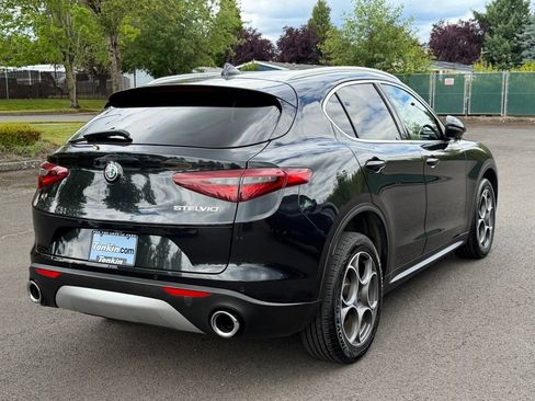 Used 2018 Alfa Romeo Stelvio AWD image 8