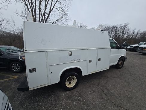 Used 2008 Chevrolet Express 3500 image 8