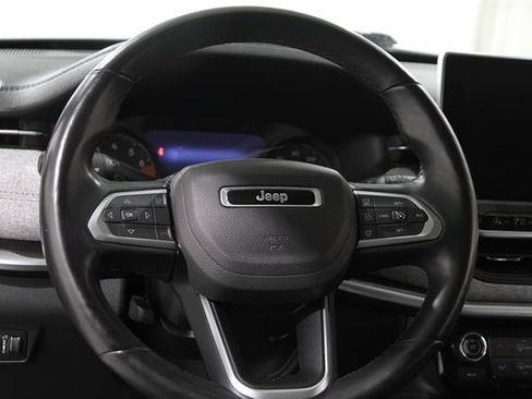 Used 2022 Jeep Compass Latitude AWD/4WD image 7