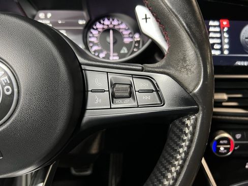 Used 2018 Alfa Romeo Giulia Quadrifoglio image 23