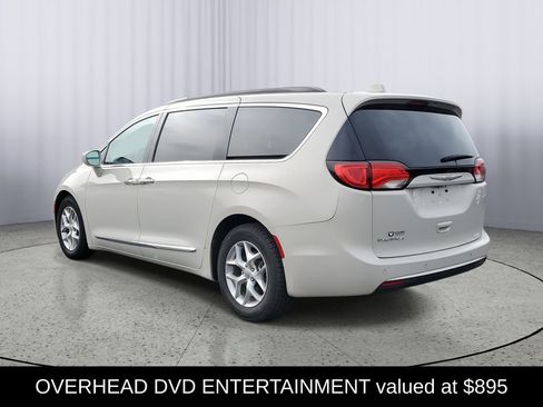Used 2017 Chrysler Pacifica Touring-L w/ Tire & Wheel Group image 5
